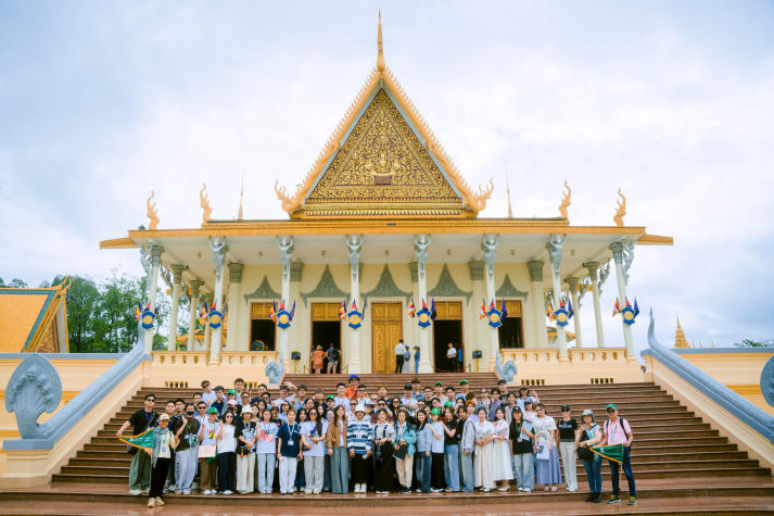 13WIN13 students grow through international field trip to Cambodia 36
