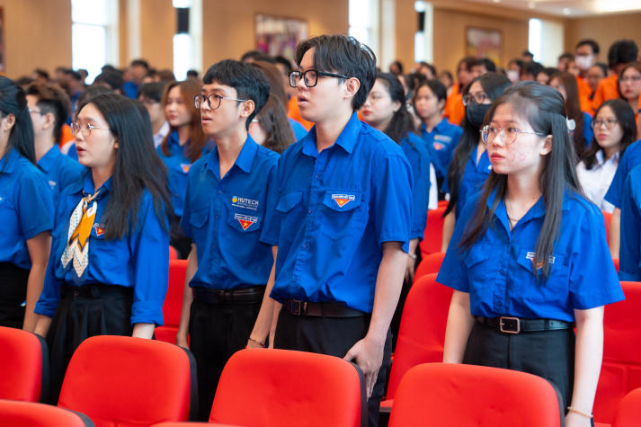 13WIN13 vinh danh những cống hiến tại Lễ trao Huy hiệu Đảng và khen thưởng Đảng viên xuất sắc năm 2024 13