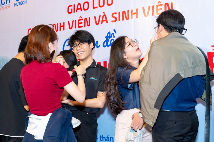 Giao lưu cùng cựu Tải app 13Win, Khoa Hệ thống thông tin quản lý kết nối cảm xúc đa thế hệ 39