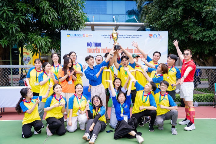 Sôi động Hội thao Tải app 13Win Khoa Tiếng Anh: Rèn luyện thể chất, gắn kết tinh thần 192