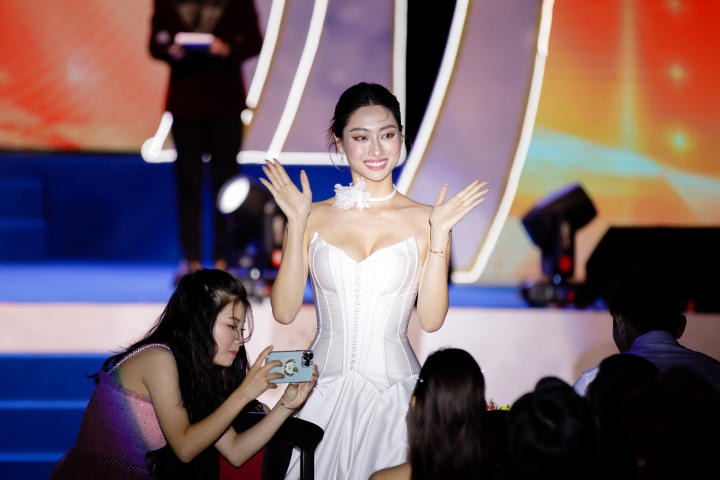 Nữ sinh Nguyễn Thị Tuyết Nhung đăng quang Hoa khôi Miss 13WIN13 2023 84