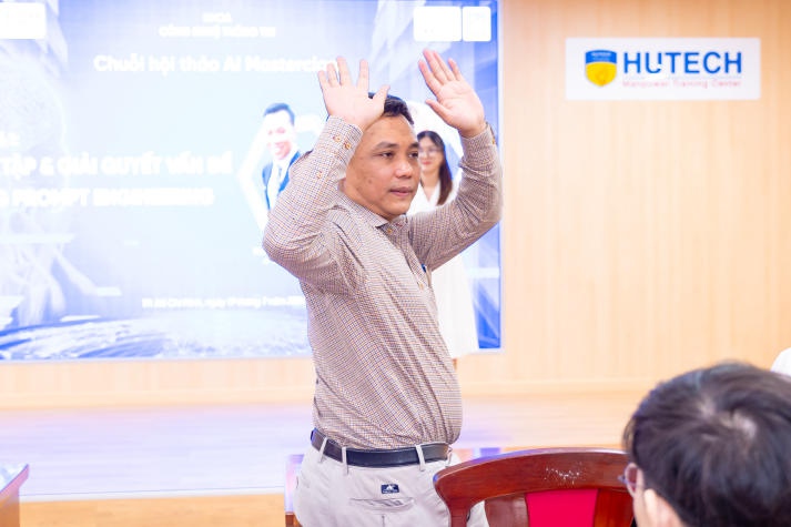 AI prompt engineering techniques with students of 13WIN13 Faculty of Information Technology 31