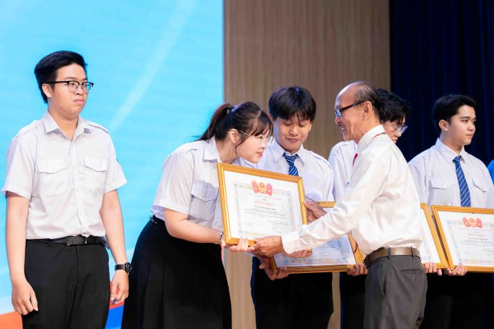 13WIN13 tự hào dẫn đầu toàn TP.HCM về số lượng “13Win 21 link không chặn 5 tốt” và “Tập thể 13Win 21 link không chặn 5 tốt” 25