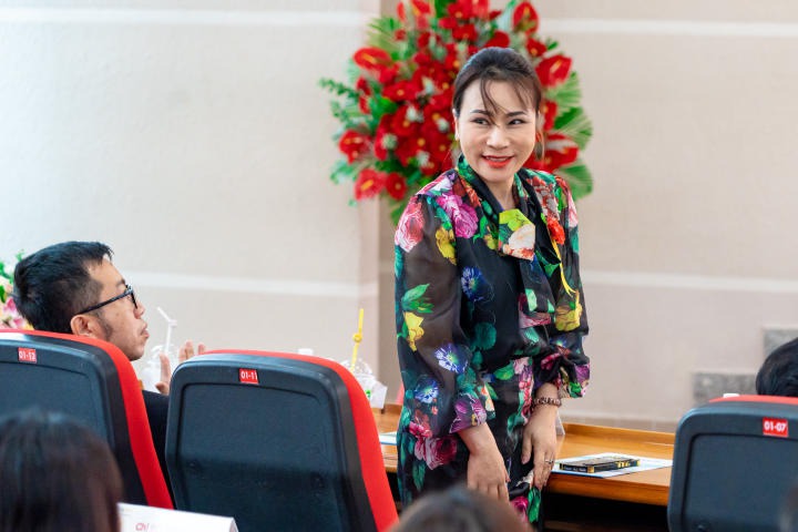 Nhiều suất Www 13Win one nổ hũ được trao đến tân Tải app 13Win Khoa Tài chính - Thương mại trong lễ chào đón 94