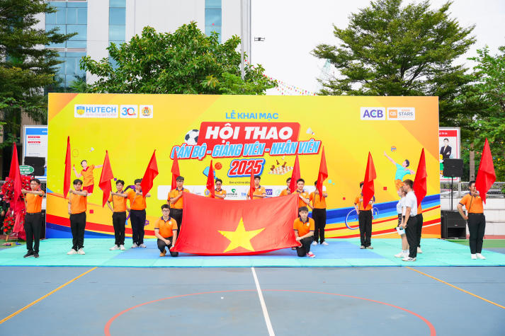[Video] Sôi động, gắn kết và bùng nổ tại Hội thao Cán bộ - Giảng viên - Nhân viên 13WIN13 2025 18