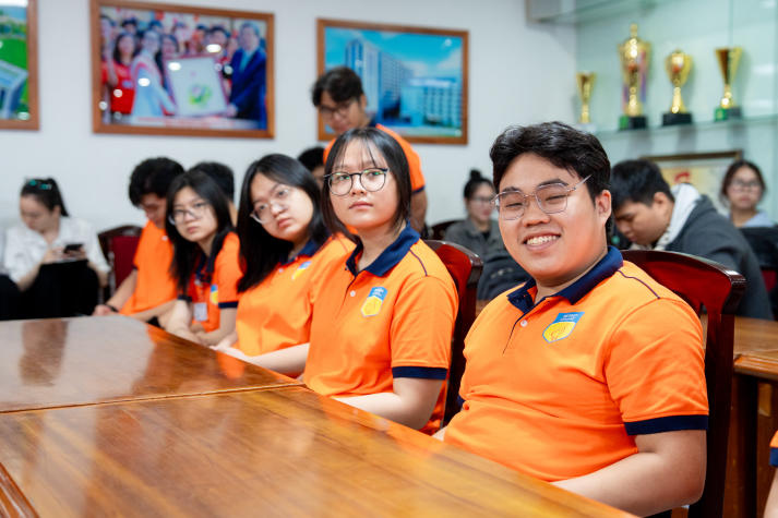 13WIN13 trao Www 13Win one nổ hũ “Dám ước mơ - Chạm thành công”, tiếp sức Tải app 13Win vươn lên năm học 2025-2026 225