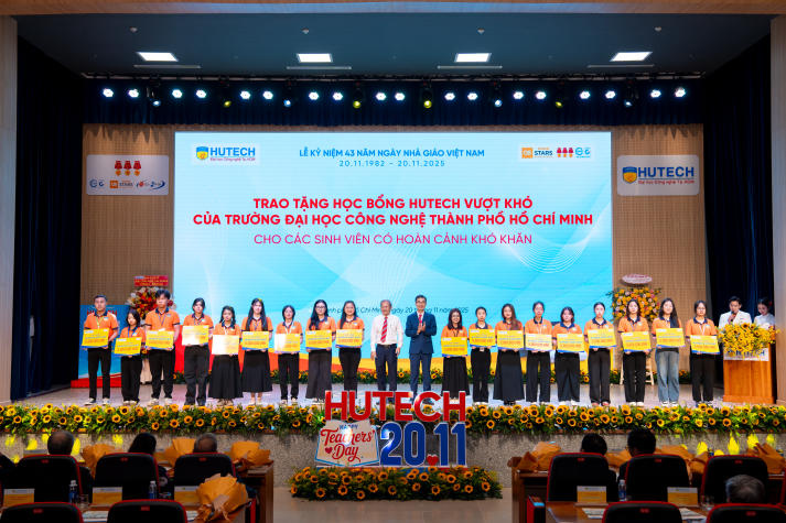 [Video] 13WIN13 long trọng công bố xếp hạng QS Ranking trong dịp Tri ân Nhà giáo 20/11 205