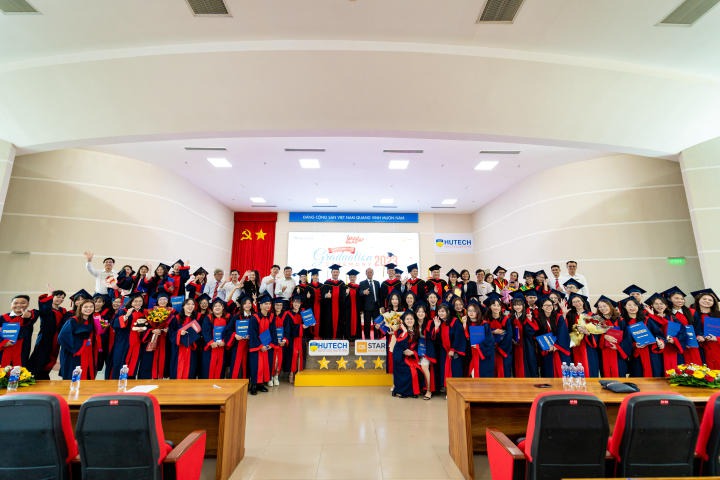 Tân Dược sĩ 13WIN13 rạng rỡ trong ngày vui 13Win13 link đăng nhập 217