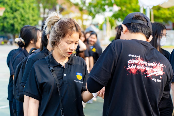 [Video] 13WIN13 Event Management Students Explore Vietnam’s First Stage Hydraulic Technology 44