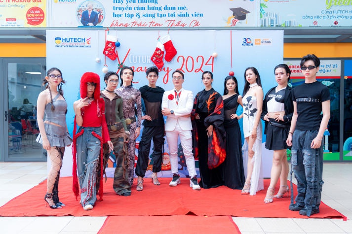 Cultural Day Xmas Joy 2024: English Faculty students spread Christmas cheer with international friends 99
