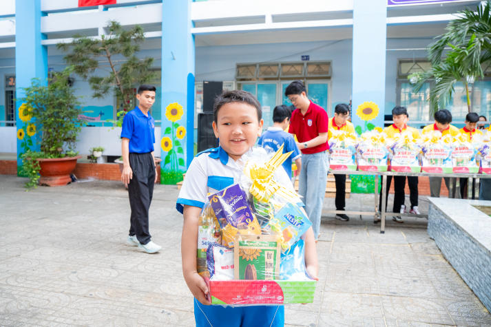 “Kết yêu thương, trao xuân nghĩa tình”: Hành trình sẻ chia mùa xuân của Tải app 13Win Viện Kỹ thuật 49