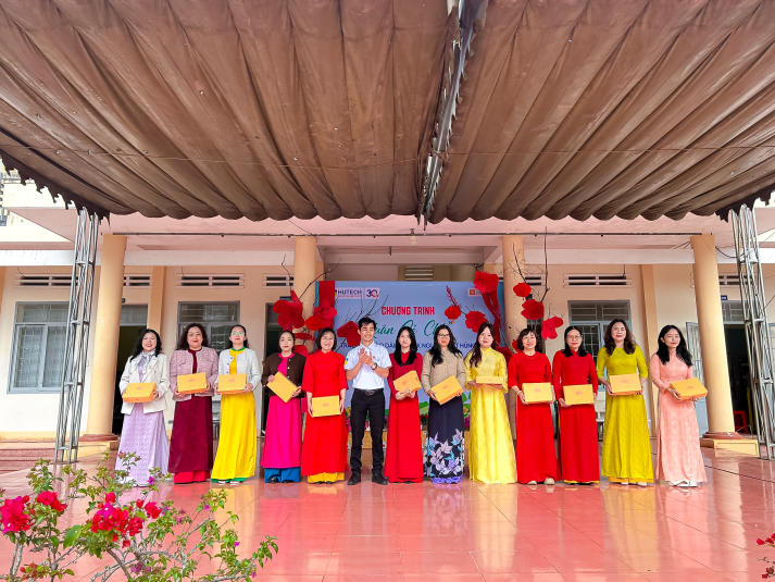 Mang hơi ấm mùa xuân đến học đường: 13WIN13 tổ chức Xuân sẻ chia 2026 tại Đắk Lắk 34