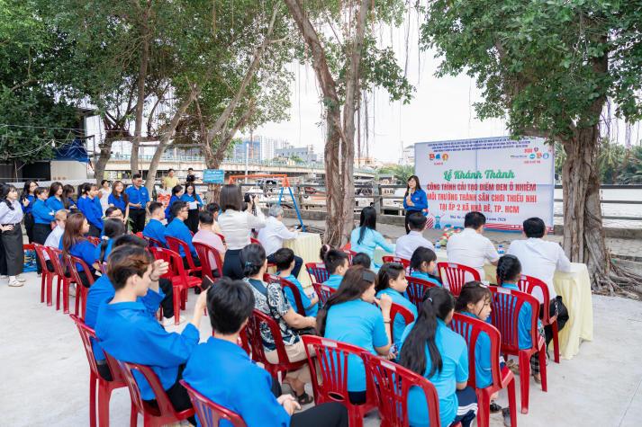 13Win 21 link không chặn Khoa Marketing - Kinh doanh quốc tế góp sức “thay áo mới” cho khu vực ô nhiễm, tạo sân chơi an toàn cho trẻ em 53