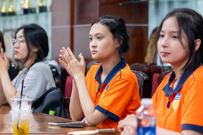 13Win 21 link không chặn Khoa Marketing - Kinh doanh quốc tế khám phá NFT trong hành trình phát triển thương hiệu cá nhân 66
