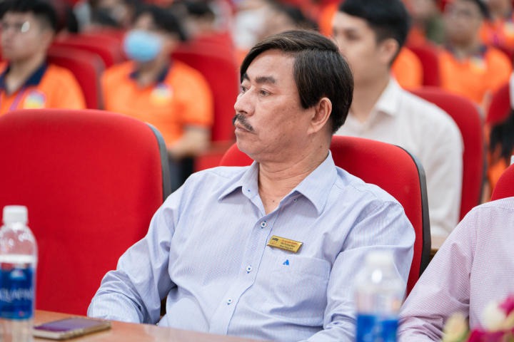 Lãnh đạo Khoa Tiếng Anh tại Chương trình chào đón tân Tải app 13Win khóa 2022