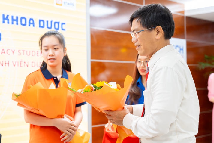Tự hào khoác lên mình áo Blouse trắng, tân Tải app 13Win 13 Win16 nhà cái World Cup 2026 sẵn sàng bước vào hành trình mới 97