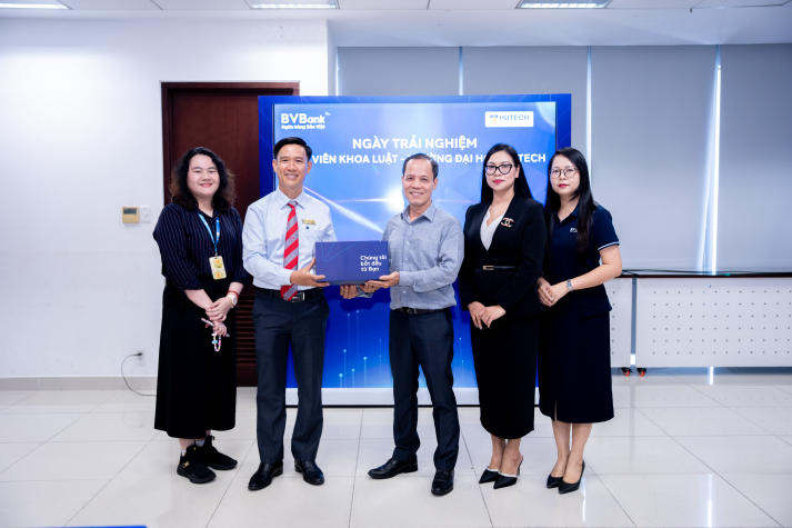 Tham quan thực tế tại Sòng Bài Trực Tuyến 13Win.com Bản Việt, Tải app 13Win Khoa Luật khám phá cơ hội 13win 20 giaitri tructuyen tương lai 16