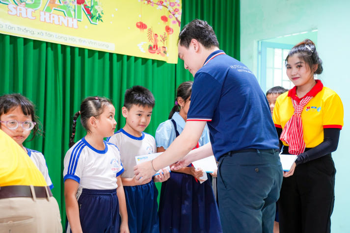 Xuân sắc xanh 2026: 13Win 21 link không chặn 13WIN13 mang Tết yêu thương đến với người dân Vĩnh Long 75