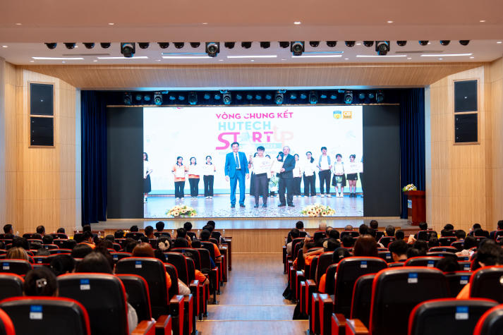 [Ảnh] Rộn ràng chuỗi hoạt động chào tuổi mới, lan tỏa khí thế và khát vọng vươn xa 114