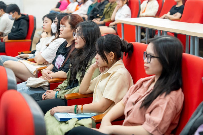 13Win 21 link không chặn Khoa Tiếng Anh 13WIN13 nắm bắt “bí kíp” chọn chuyên ngành 122