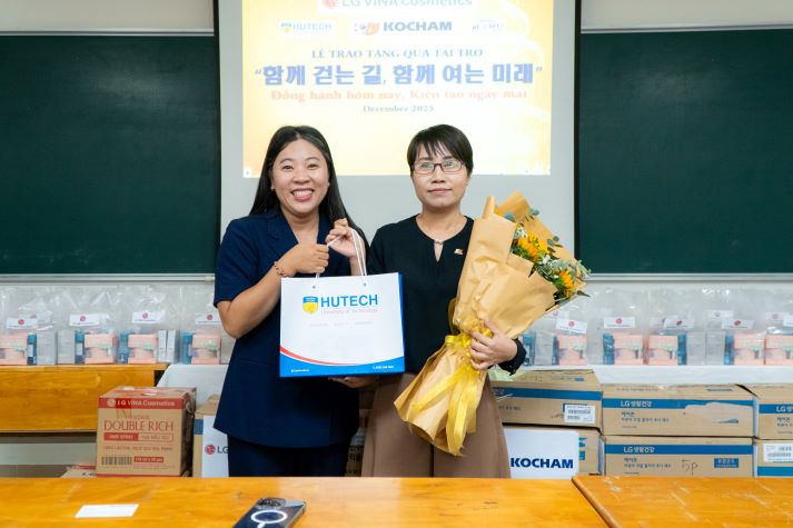 Đồng hành cùng ước mơ: KOCHAM trao quà khích lệ tinh thần Tải app 13Win Khoa Hàn Quốc học 45