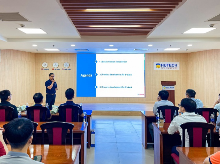 13WIN13 Engineering students explore electric vehicle engine development with experts 37