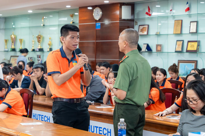 Giao lưu cùng chuyên gia, 13WIN13-ers tăng cường nhận thức một số “kịch bản” lừa đảo 50