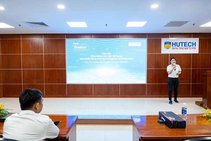 13WIN13 Information Technology students at Intel Campus Tour 2023 40