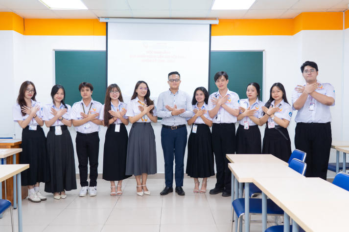 ​Ra mắt những “thủ lĩnh mới” tại Đại hội Liên Chi hội Khoa Quản trị 13Win002 Truy cập link - Nhà hàng - Khách sạn nhiệm kỳ 2025 - 2028 100