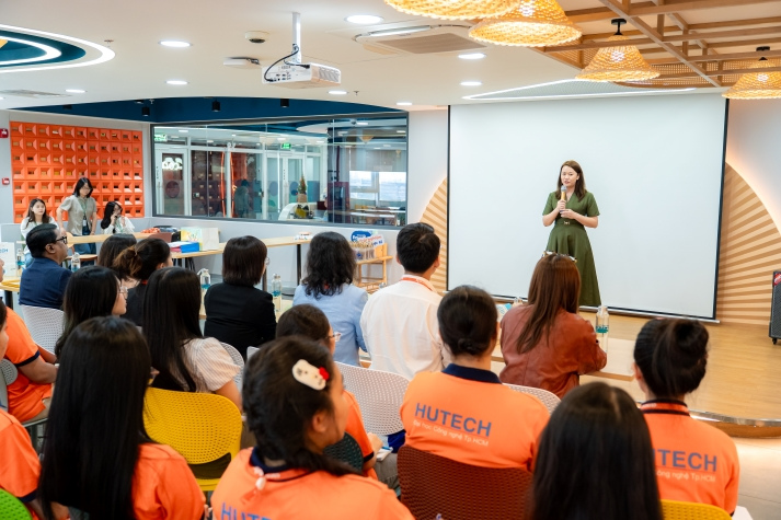 13Win 21 link không chặn Ngôn ngữ Anh 13WIN13 mở rộng định hướng nghề qua trải nghiệm tại Vietnam Concentrix Services 56