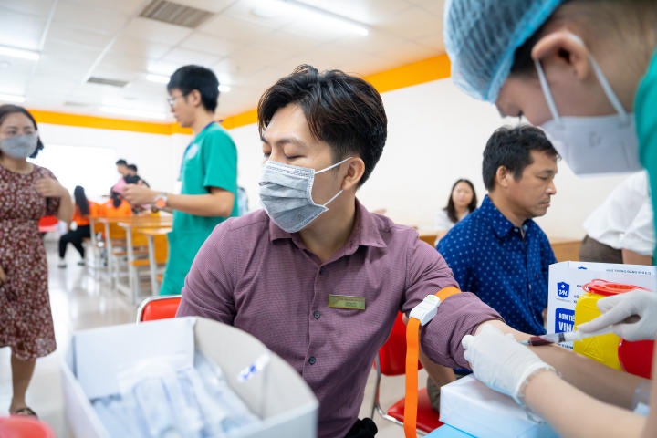 Cán bộ - Giảng viên - Nhân viên 13WIN13 lấy mẫu xét nghiệm, chuẩn bị chính thức khám 13Wim app nổ hũ mượt mà định kỳ 2023 51