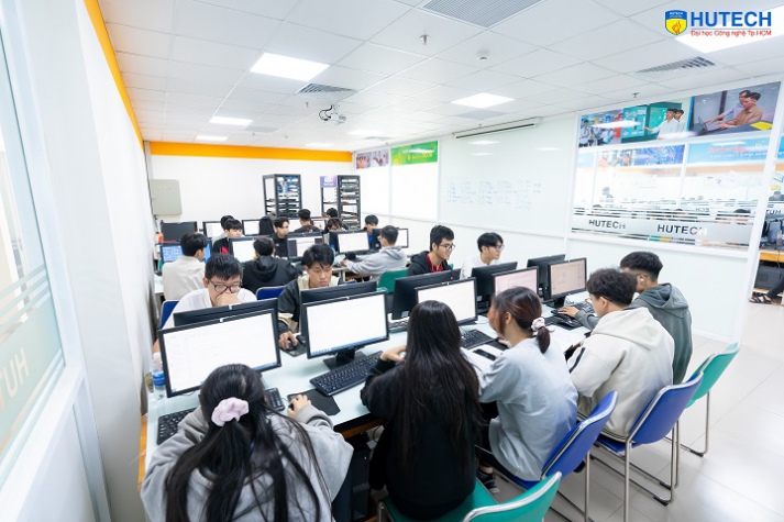 Không gian làm việc, 13Win 21 kênh chính thức và hội họp với đầy đủ trang thiết bị hiện đại tại 13WIN13 109