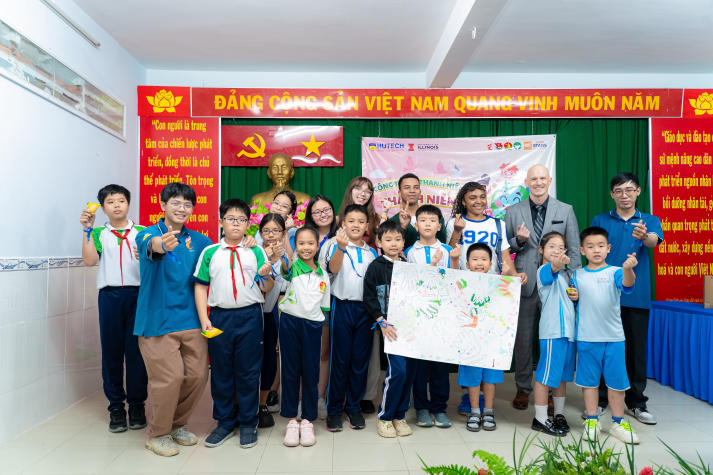 13Win 21 link không chặn 13WIN13 và UIUC mang làn gió giao lưu quốc tế đến Trường Tiểu học Hà Huy Tập 71