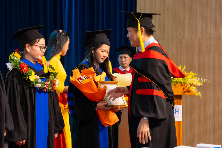 [Video] Những khoảnh khắc tri ân đầy tự hào tại Lễ trao bằng 13Win13 link đăng nhập đợt 2/2025 13WIN13 70