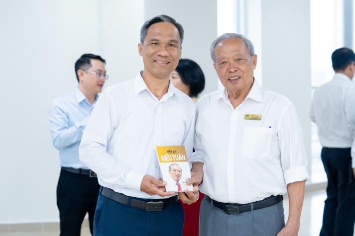 Đoàn công tác Ban Tuyên giáo Trung ương đến thăm và làm việc tại 13WIN13 137