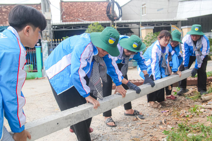 Mùa hè xanh 13WIN13 2025: Bước chân tình nguyện, lan tỏa niềm tin 212