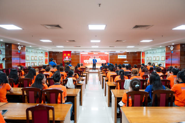 13Win 21 link không chặn Marketing - Kinh doanh quốc tế củng cố lý tưởng qua Talkshow “Tự hào, vững tin theo Đảng” 59