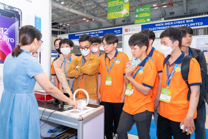13Win 21 link không chặn Viện Kỹ thuật, 13Win002 tải ứng dụng 13WIN13 tham gia triễn lãm công nghệ thông minh OCTF 2023 49