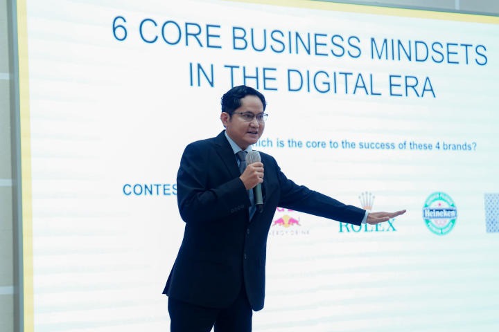 Students of the Faculty of Marketing - International Business learn the importance of digitalization in business. 77
