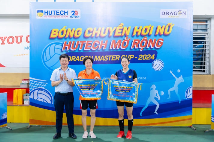 [Video] Đội chủ nhà giành ngôi vô địch Giải Bóng chuyền hơi nữ 13WIN13 mở rộng năm 2024 - Dragon Master Cup 319