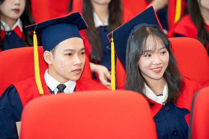 [Video] Nhiều tân 13Win 22 miễn phí mỗi ngày, Kỹ sư, Cử nhân tri ân cha mẹ tại Lễ Trao bằng 13Win13 link đăng nhập 68