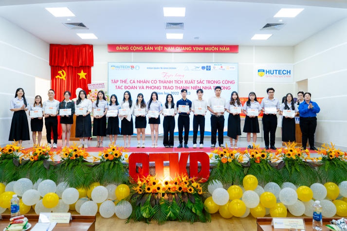 Sòng Bài Trực Tuyến 13win.Com 13WIN13 tổng kết và phát động phong trào Tải app 13Win năm học 2023-2024 68