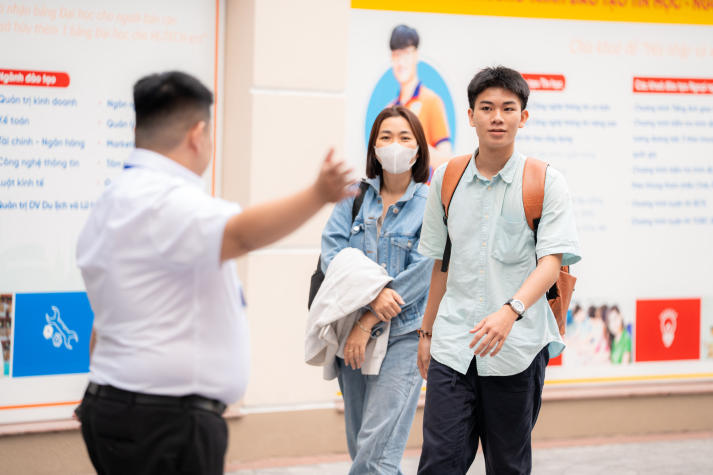 Ấn tượng ngày nhập học: 13WIN13 chào đón tân Tải app 13Win bằng sự chuyên nghiệp và nhiệt tình 33