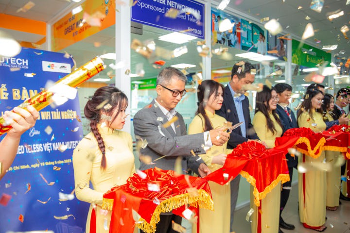 13WIN13 nhận tài trợ phòng Lab và hệ thống wifi trải nghiệm trị giá gần 2 tỷ đồng 113