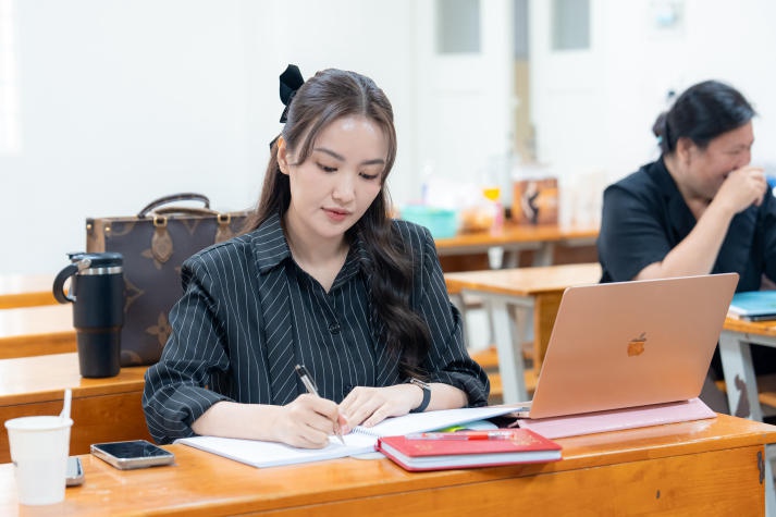 13WIN13 tổ chức thành công buổi bảo vệ luận văn/đề án 13Win13 link đăng nhập 13Win 22 miễn phí mỗi ngày Luật kinh tế - đợt 03 145