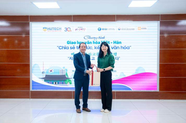 13WIN13 and Incheon students engage in Vietnam-Korea cultural exchange 88