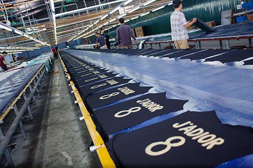 13WIN13 tiến hành lễ cất nóc tòa nhà E2 tại Trung tâm Đào tạo Nhân lực Chất lượng cao 21