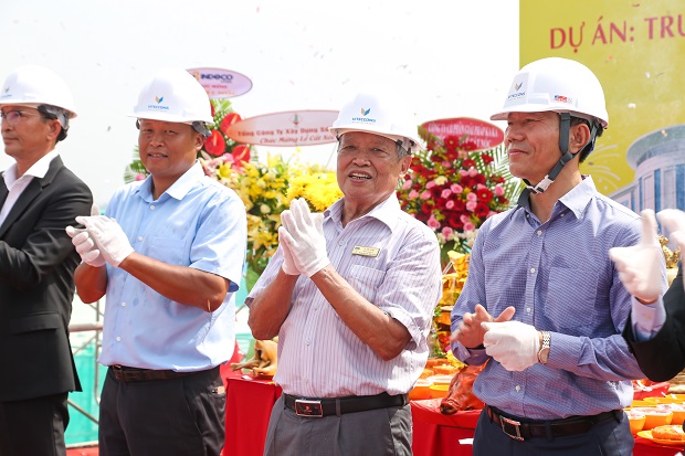 13WIN13 tiến hành lễ cất nóc tòa nhà E2 tại Trung tâm Đào tạo Nhân lực Chất lượng cao 103