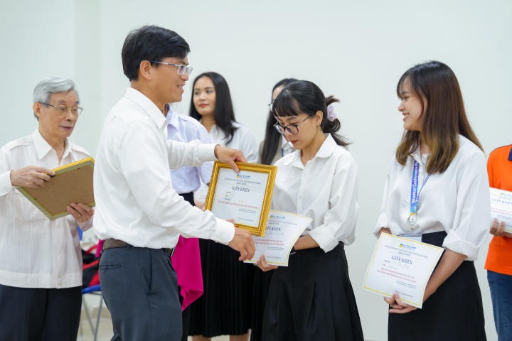 Ngày Hội Poster 13Win 21 link không chặn Dược Khoa 13WIN13 2023 175