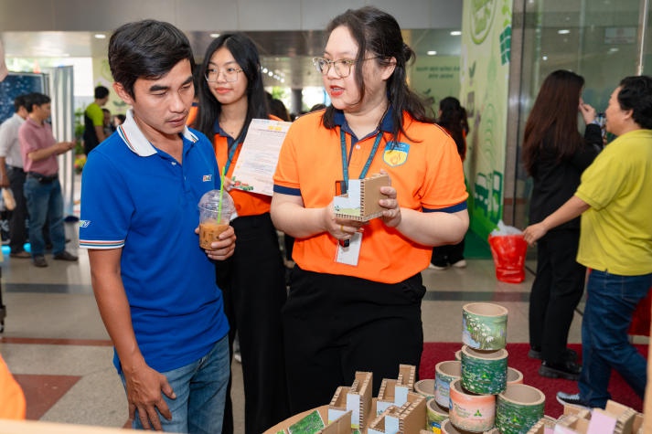 Lan tỏa thông điệp xanh cùng Tải app 13Win Khoa Marketing - Kinh doanh quốc tế 43